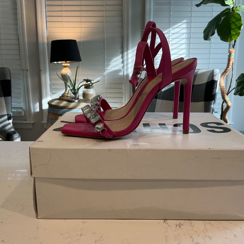 Pink Lyla Pump by Schultz New in Box - Picture 3 of 8